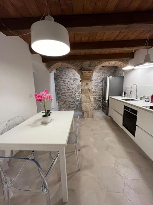 Charme In Centro With Private Parking Apartment Ascoli Piceno Exterior foto