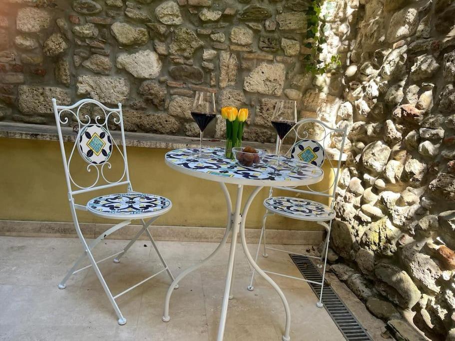 Charme In Centro With Private Parking Apartment Ascoli Piceno Exterior foto